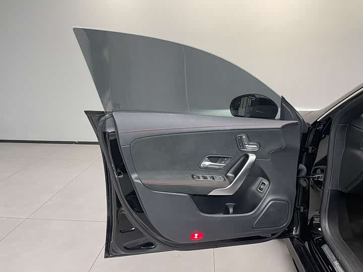 Фото 29 - Mercedes-Benz CLA-Class