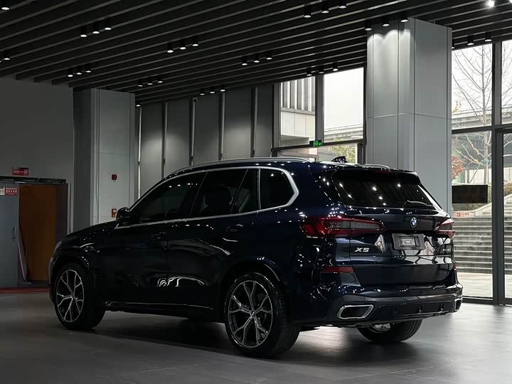 Фото 17 - BMW X5