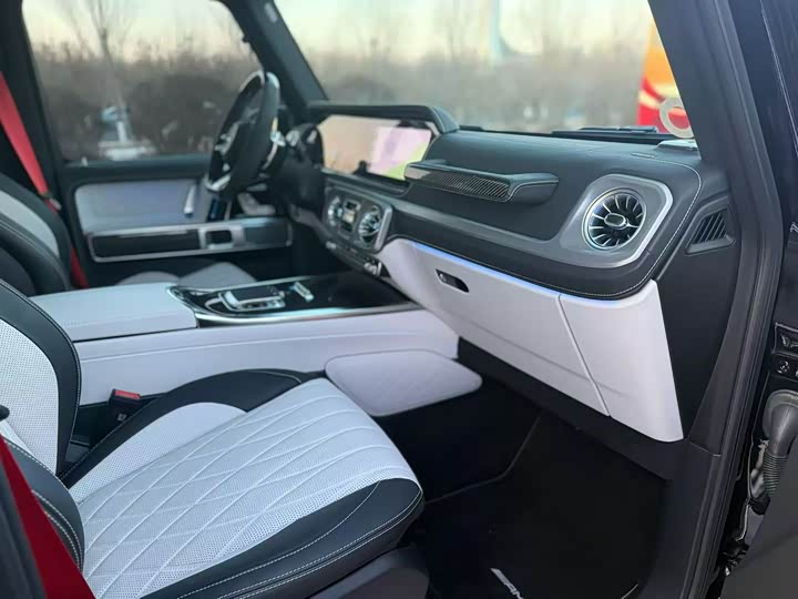 Фото 11 - Mercedes-Benz G-Class AMG