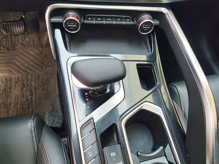 Фото 6 - Geely Tugella S