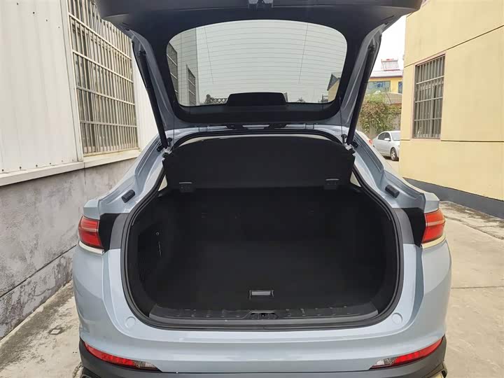 Фото 9 - Geely Tugella S