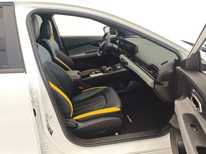 Фото 7 - GAC Trumpchi Empow R