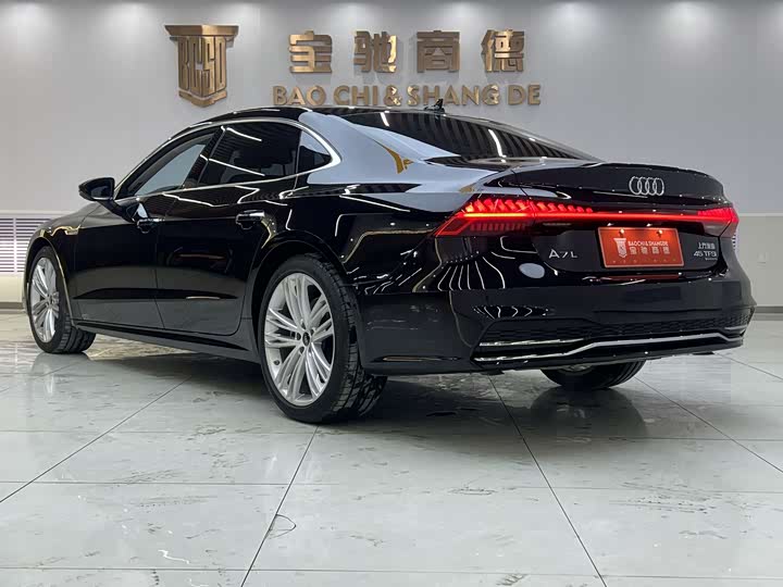 Фото 6 - Audi A7L