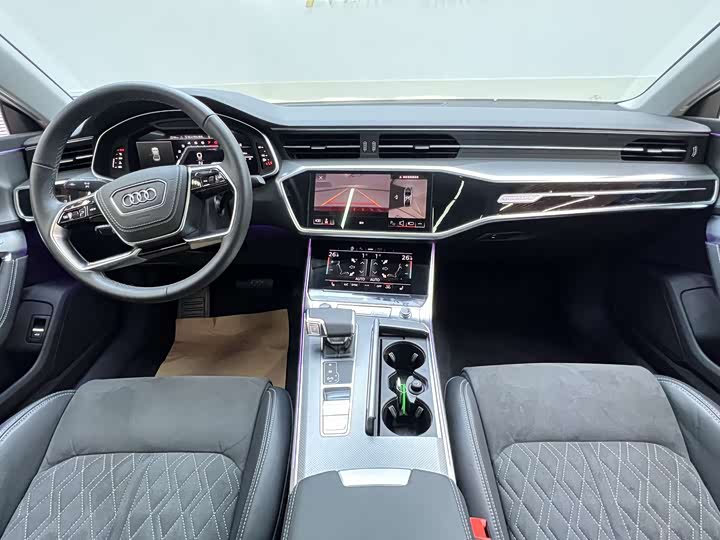 Фото 7 - Audi A7L
