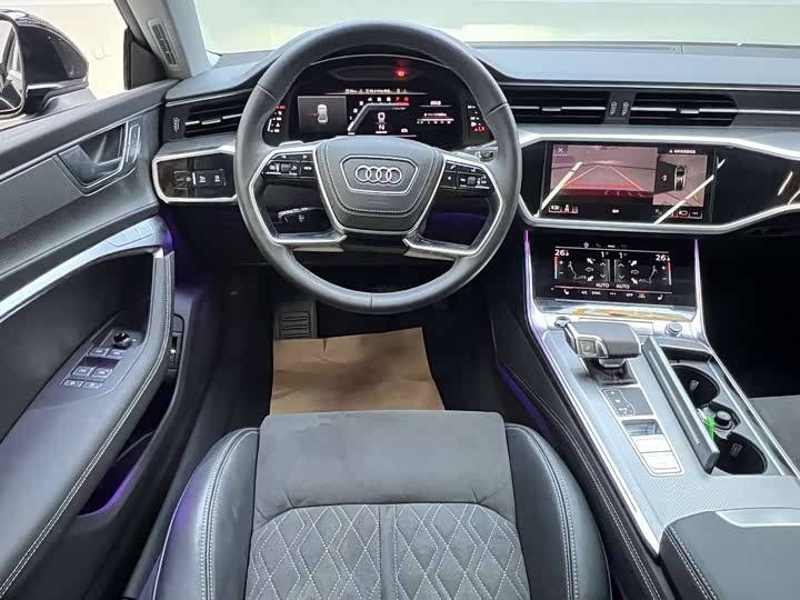 Фото 9 - Audi A7L