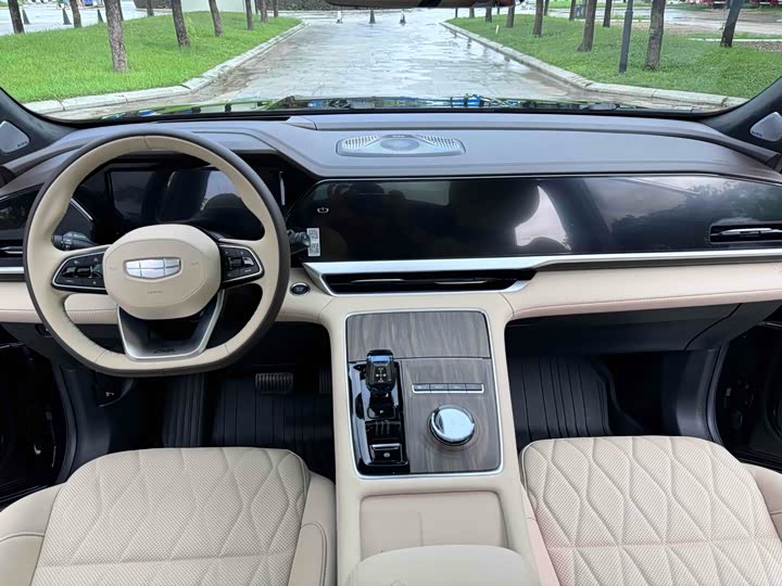 Фото 7 - Geely Monjaro