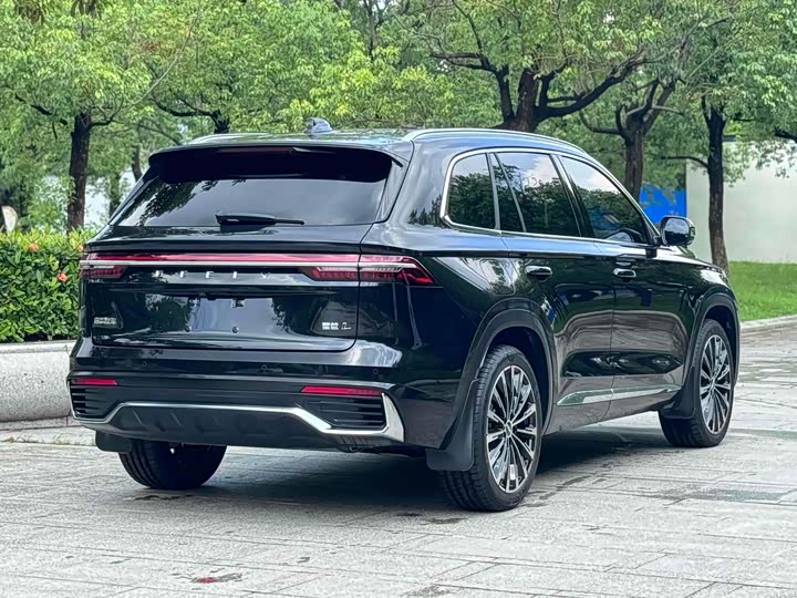 Фото 9 - Geely Monjaro