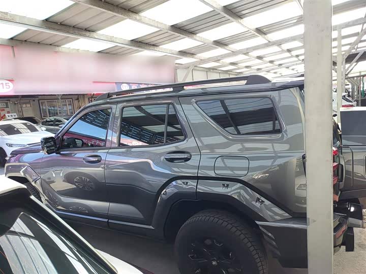 Фото 5 - Tank 400 Hybrid