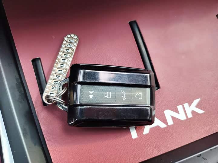 Фото 9 - Tank 400 Hybrid