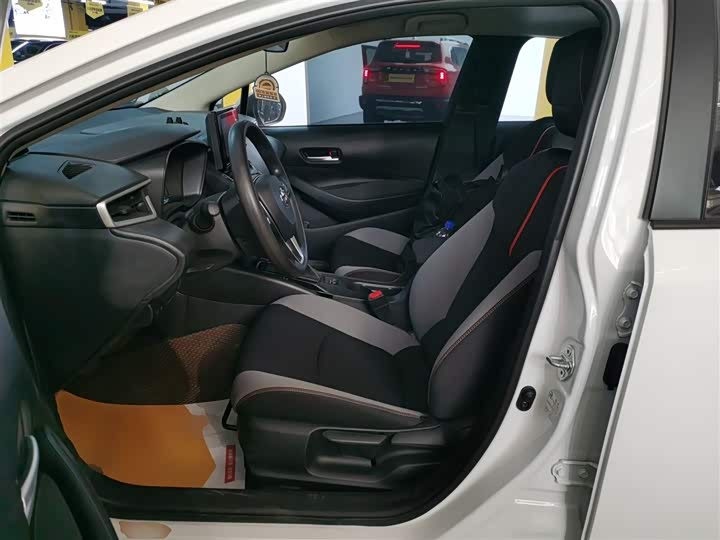 Фото 15 - Toyota Corolla