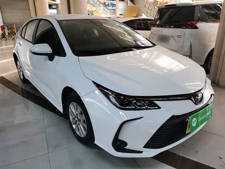 Фото 4 - Toyota Corolla