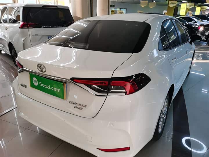 Фото 7 - Toyota Corolla