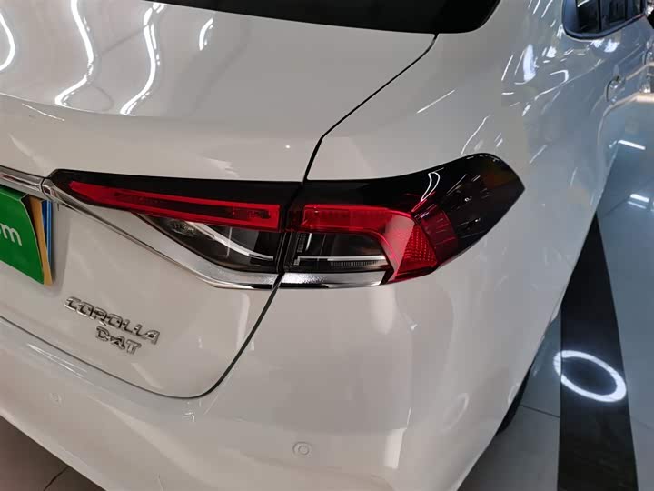 Фото 8 - Toyota Corolla