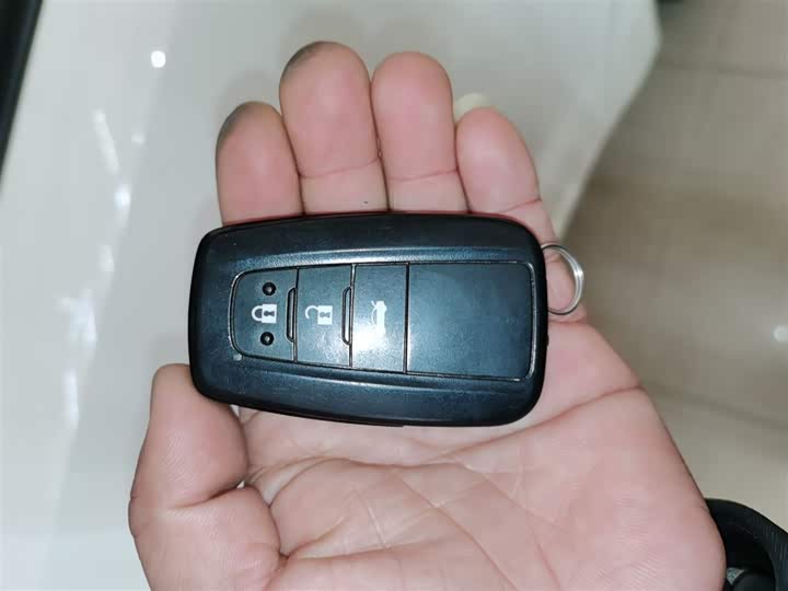 Фото 9 - Toyota Corolla