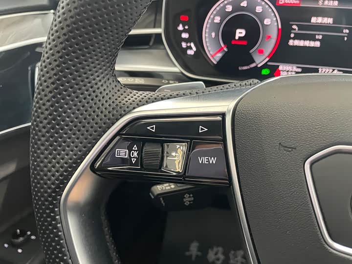 Фото 11 - Audi A8