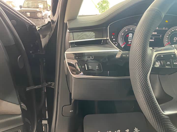 Фото 20 - Audi A8