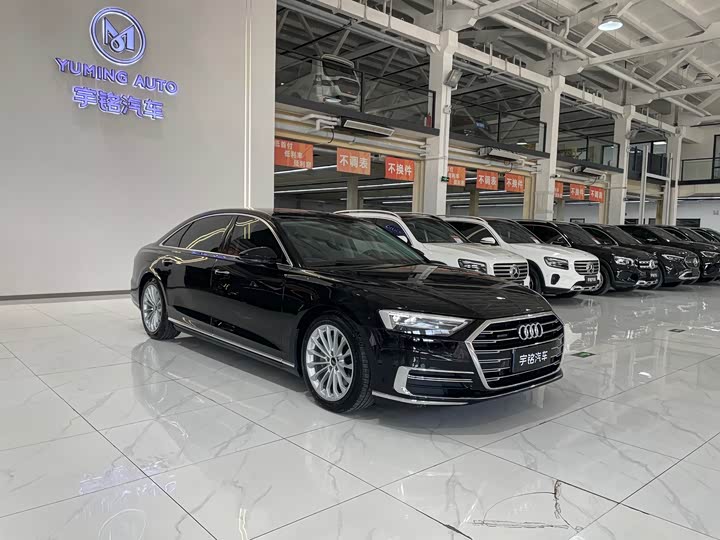 Фото 7 - Audi A8