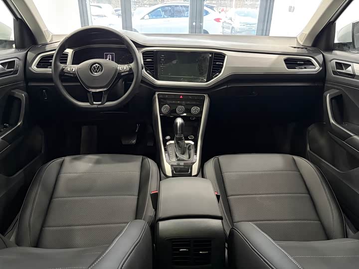 Фото 13 - Volkswagen T-Roc