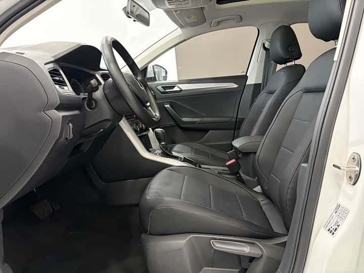 Фото 4 - Volkswagen T-Roc