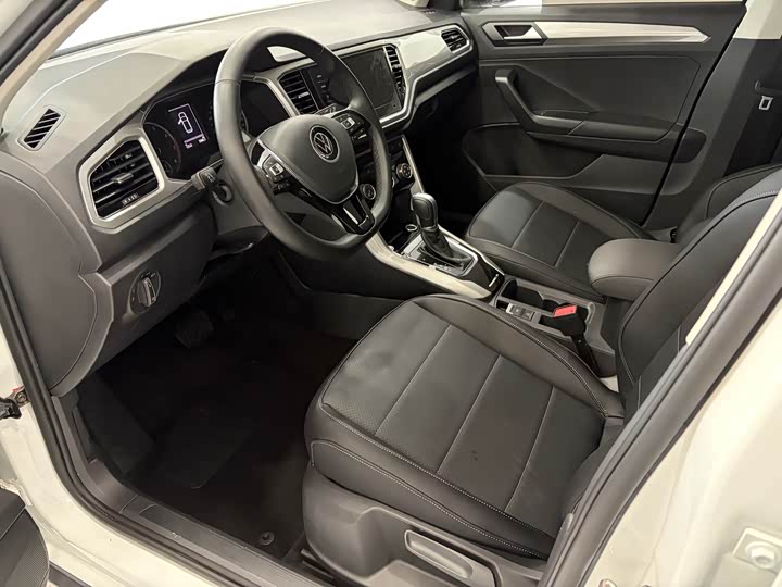 Фото 7 - Volkswagen T-Roc