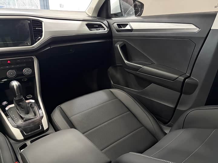 Фото 9 - Volkswagen T-Roc