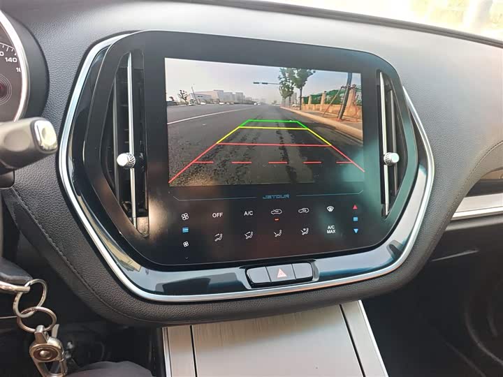 Фото 13 - Jetour X70