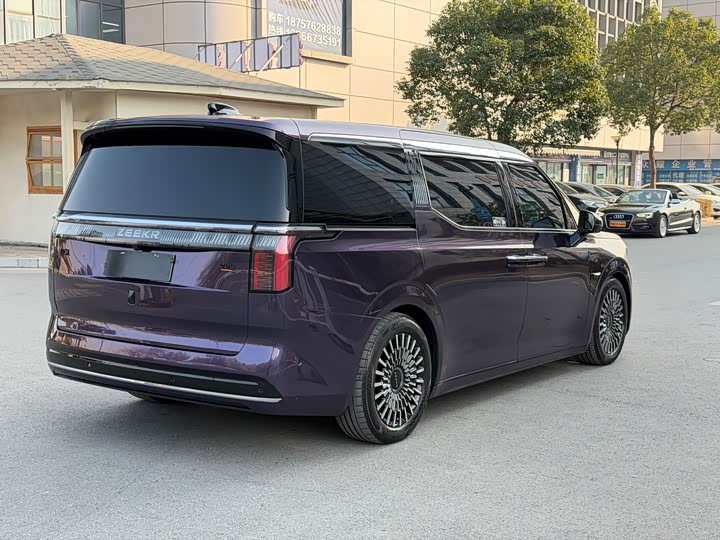 Фото 7 - Zeekr 009