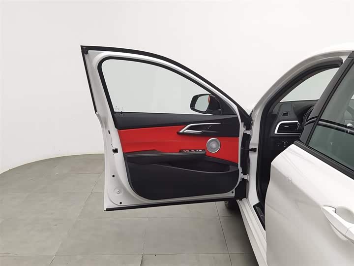 Фото 8 - BMW 1 Series