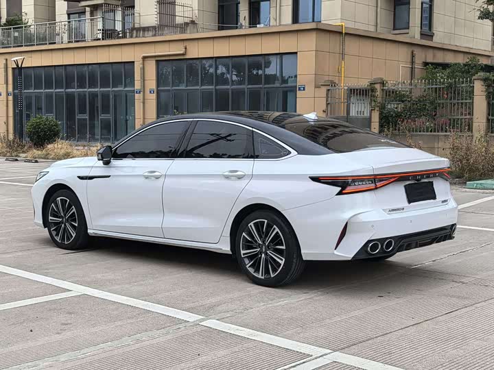 Фото 14 - Chery Arrizo 8