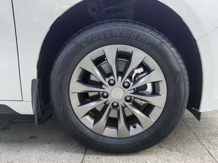 Фото 11 - Geely Geometry A