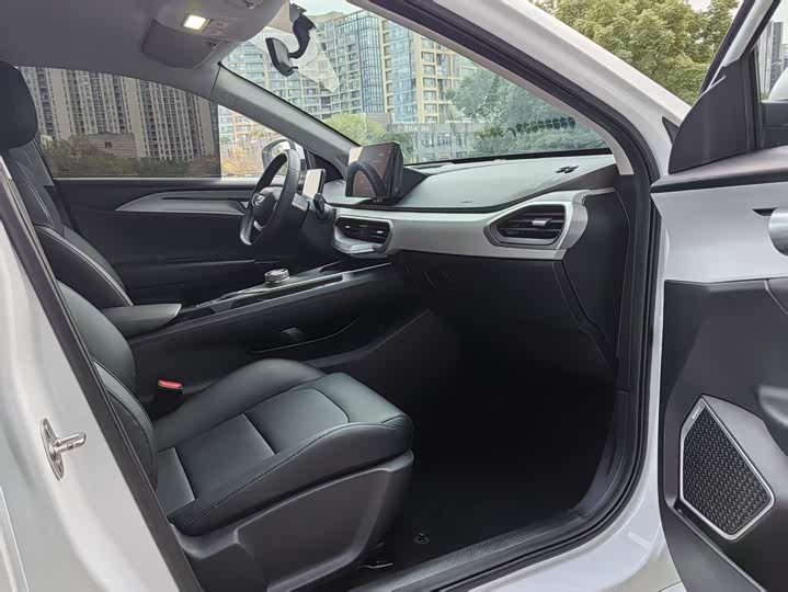 Фото 16 - Geely Geometry A