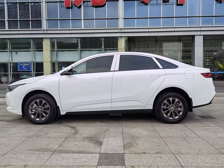 Фото 3 - Geely Geometry A