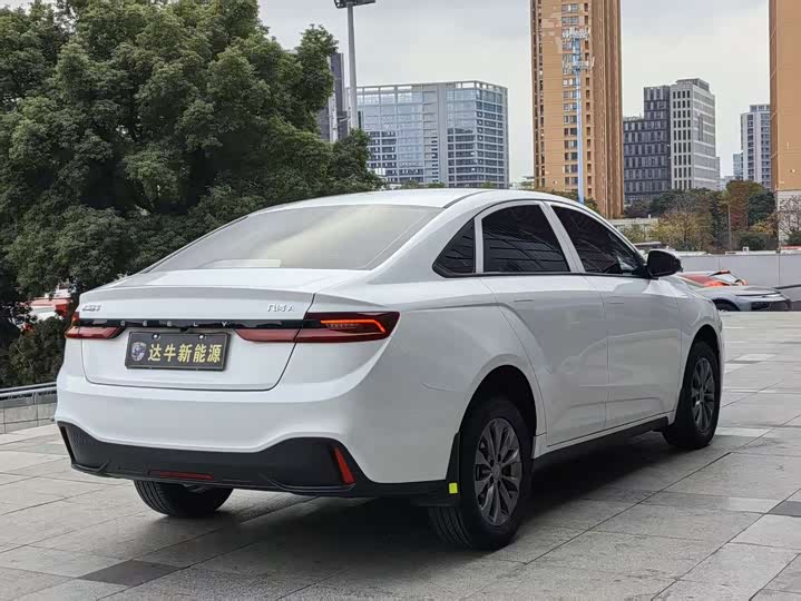 Фото 8 - Geely Geometry A