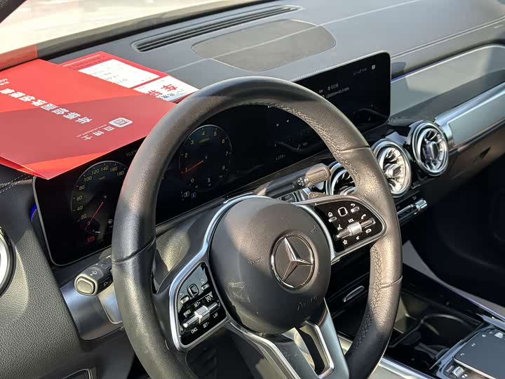 Фото 12 - Mercedes-Benz GLB-Class