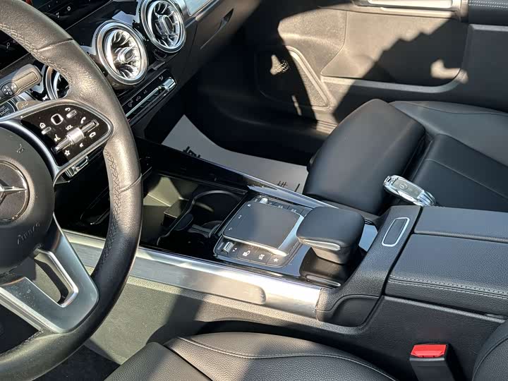 Фото 13 - Mercedes-Benz GLB-Class