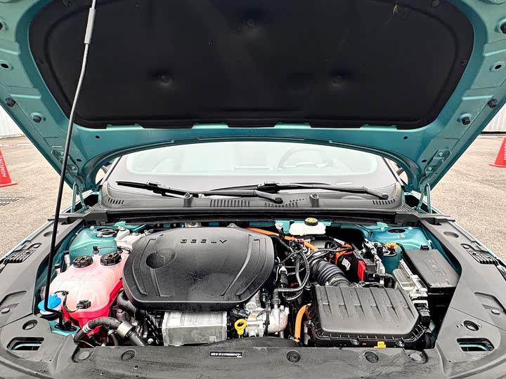 Фото 10 - Geely Galaxy L6