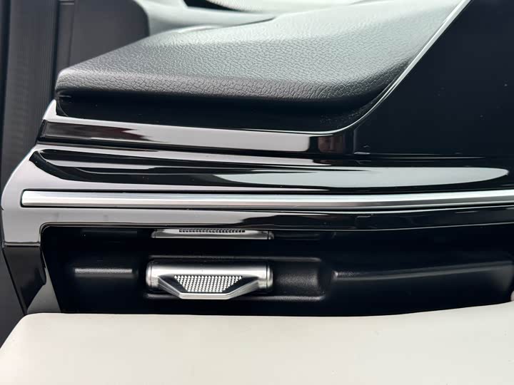 Фото 19 - Geely Galaxy L6