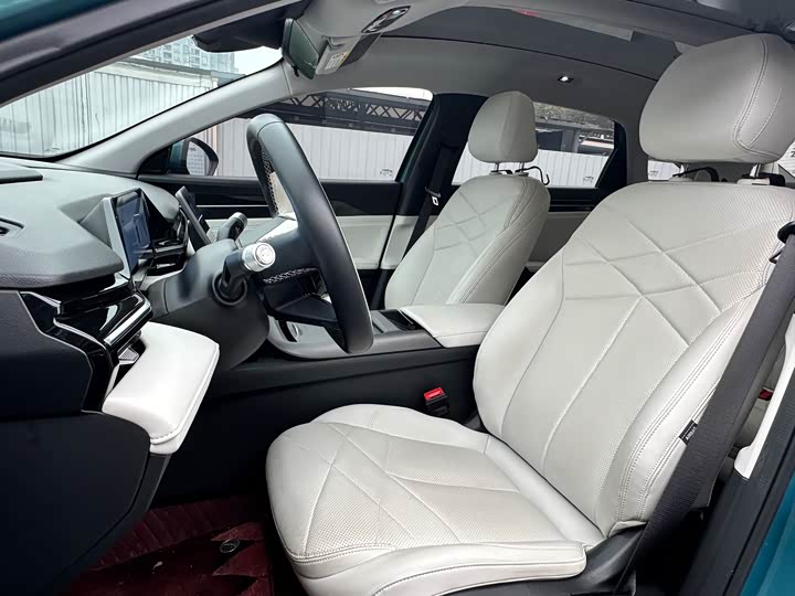 Фото 23 - Geely Galaxy L6