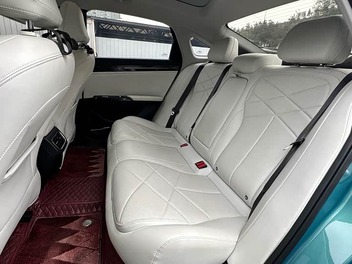 Фото 24 - Geely Galaxy L6