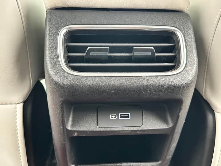 Фото 25 - Geely Galaxy L6