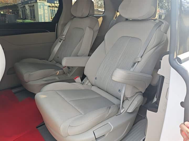 Фото 8 - Buick GL8 ES