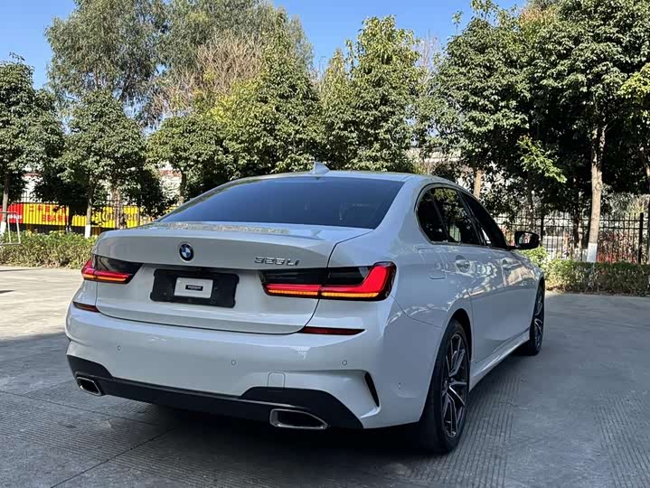 Фото 14 - BMW 3 Series