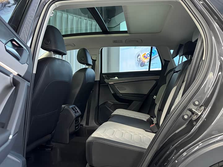 Фото 14 - Volkswagen Tayron