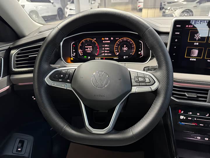 Фото 16 - Volkswagen Tayron