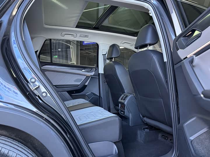 Фото 23 - Volkswagen Tayron