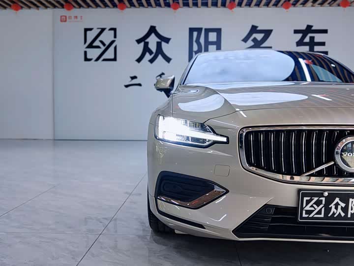 Фото 4 - Volvo S60