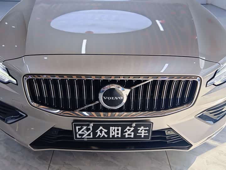 Фото 5 - Volvo S60