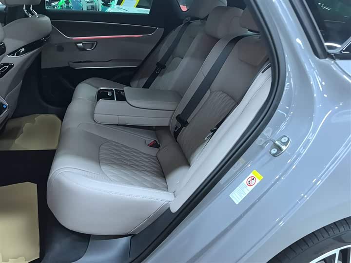 Фото 14 - BYD Han