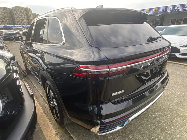 Фото 13 - Geely Monjaro