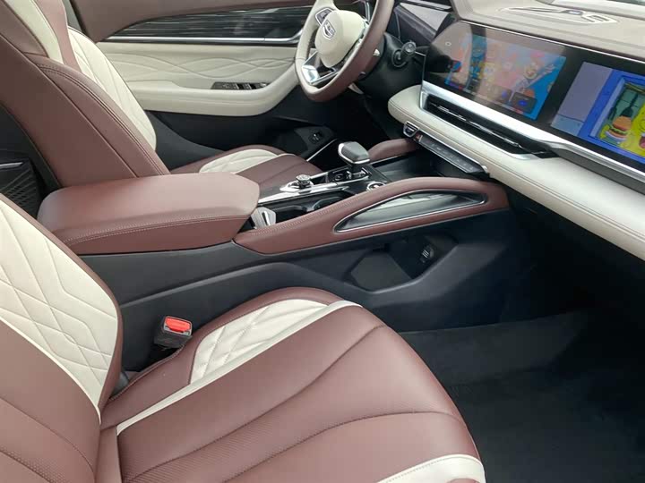 Фото 9 - Geely Monjaro